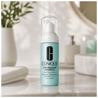 Clinique Anti-Blemish Solutions Mousse Nettoyante Formule Soin.o.soin 125 ml