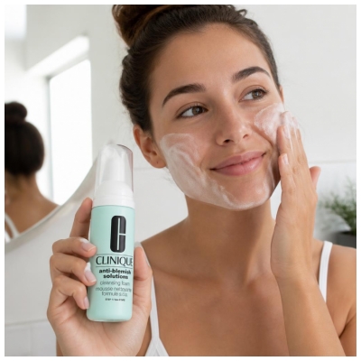 Clinique Anti-Blemish Solutions Mousse Nettoyante Formule Soin.o.soin 125 ml