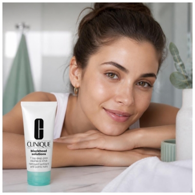 Clinique Blackhead Solutions Nettoyant Exfoliant Anti-Points Noirs 125 ml