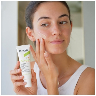 Noreva Actipur Soin Solaire Spf50+ Anti-Imperfections Teinte Claire 30 ml