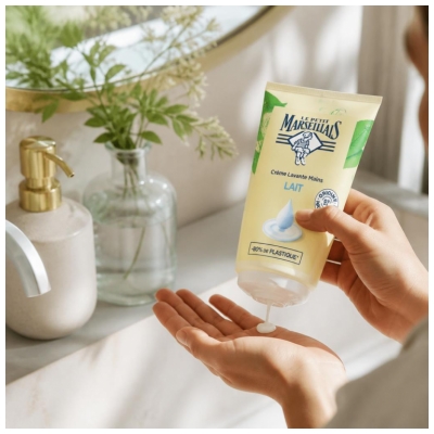 Le Petit Marseillais Crème Lavante Mains au Lait Toutes Peaux Recharge 250 ml