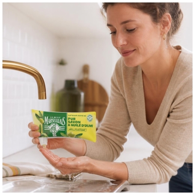 Le Petit Marseillais Gel Lavant Mains au Pur Savon et Huile d'Olive Toutes Peaux Recharge 250 ml 