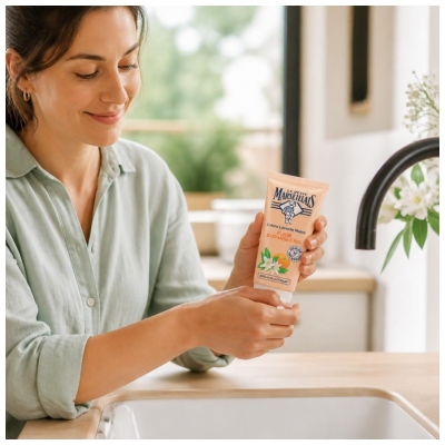 Le Petit Marseillais Crème Lavante Mains à la Fleur d'Oranger Toutes Peaux Recharge 250 ml