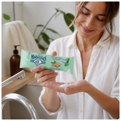 Le Petit Marseillais Crème Lavante Mains au Lait d'Amande Douce Toutes Peaux Recharge 250 ml