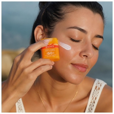 Onisis Stick Solaire Visage et Zones Sensibles SPF50 15 ml 