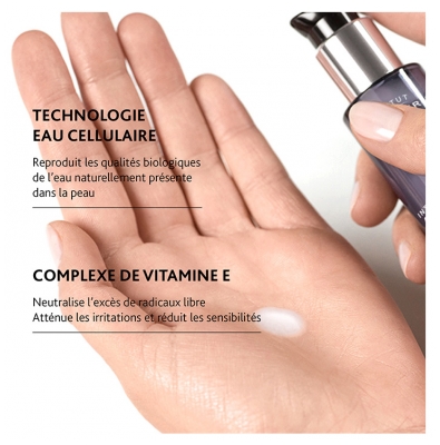 Crème de jour hydratante à l'acide hyaluronique et à la vitamine C.