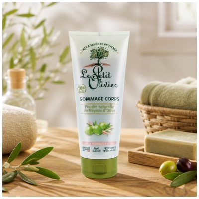 Le Petit Olivier Gommage Corps Poudre de Noyaux d'Olive 200 ml