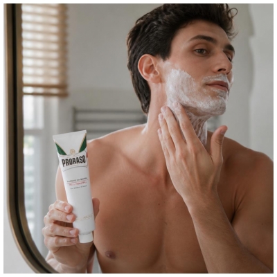 Proraso Crème à Raser Peaux Sensibles au Thé Vert et à l'Avoine 150 ml
