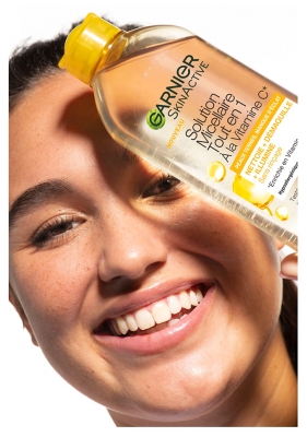 Garnier SkinActive Solution Micellaire Tout en 1 à la Vitamine C Nettoie et Illumine 400 ml