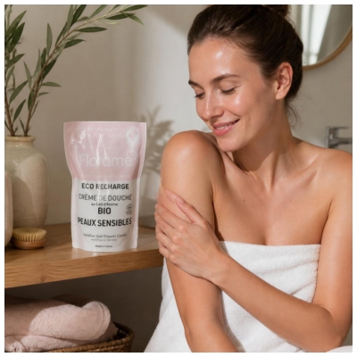 Florame Crème de Douche Lait d'Avoine pour Peaux Sensibles Rechargeable Bio Éco Recharge 700 ML