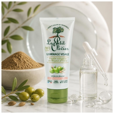 Le Petit Olivier Gommage Poudre Naturelle de Noyaux d'Olive 75 ml