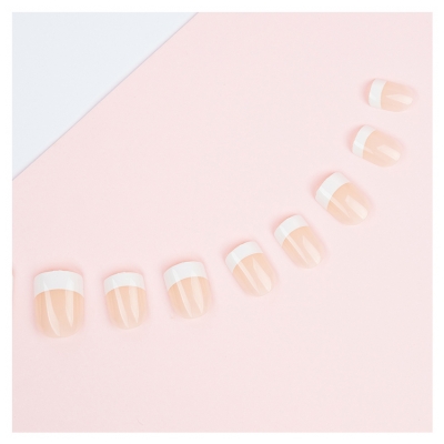 Invogue 24 Faux Ongles French Carré Rose + Colle