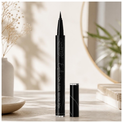 PuroBIO Cosmetics Eyeliner On Fleek Brush Pen Stylo Pointe Pinceau Bio 0,69 ml