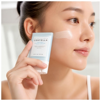 Skin1004 Madagascar Centella Hyalu-Cica Stick Solaire Soyeux SPF50+ 20 g