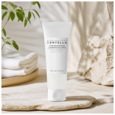 Skin1004 Madagascar Centella Tone Brightening Cleansing Gel Moussant Nettoyant 125 ml