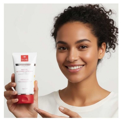 In'Oya Clean'Oya Extra Mon Gel Nettoyant Exfoliant Visage et Corps pour Tous les Types de Peaux 150 ml