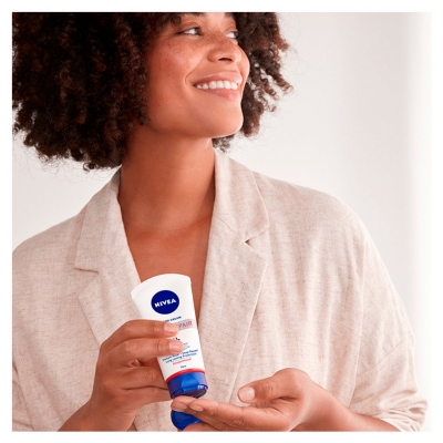 Nivea Repair Crème Mains 3en1 Apaise Regénère et Protège 75 ml