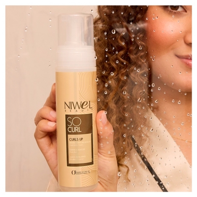 Niwel Beauty So Curl Curls Up Mousse Tenue des Boucles pour les Cheveux Bouclés 200 ml