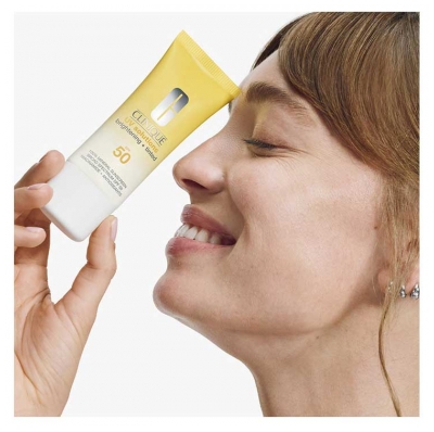 Clinique Uv Solutions™ Soin Solaire Illuminateur Teinté​ SPF 50 40.00 ml - Light