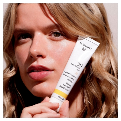 Dr. Hauschka Crème Solaire Teintée pour le Visage SPF30 40 ml