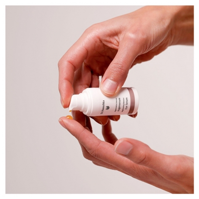 Dr. Hauschka Sérum Contour des Yeux Régénérant Intensif 15 ml